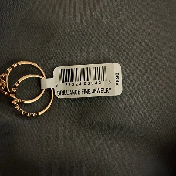 10kt Rose Gold 1/4 CTTW Genuine Diamond & Morganite ring set. - Picture 4 of 5